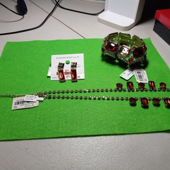 NWT Charter Club Gold tone metal necklace, earrings and bracelet - Picture 4 of 8